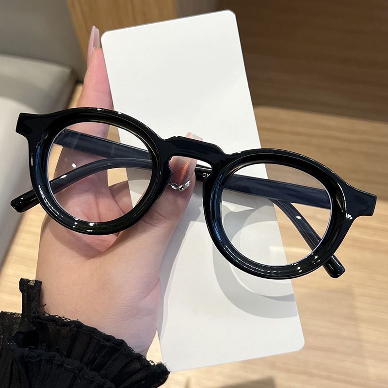 Sunglasses & Eyewear