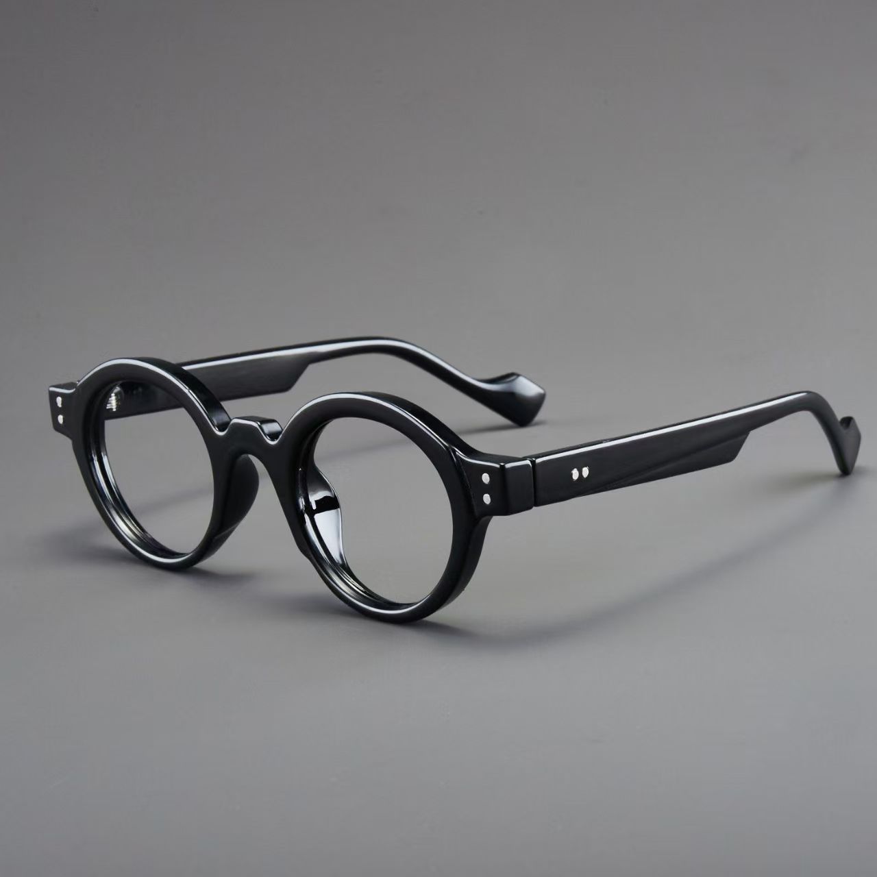 Sunglasses & Eyewear