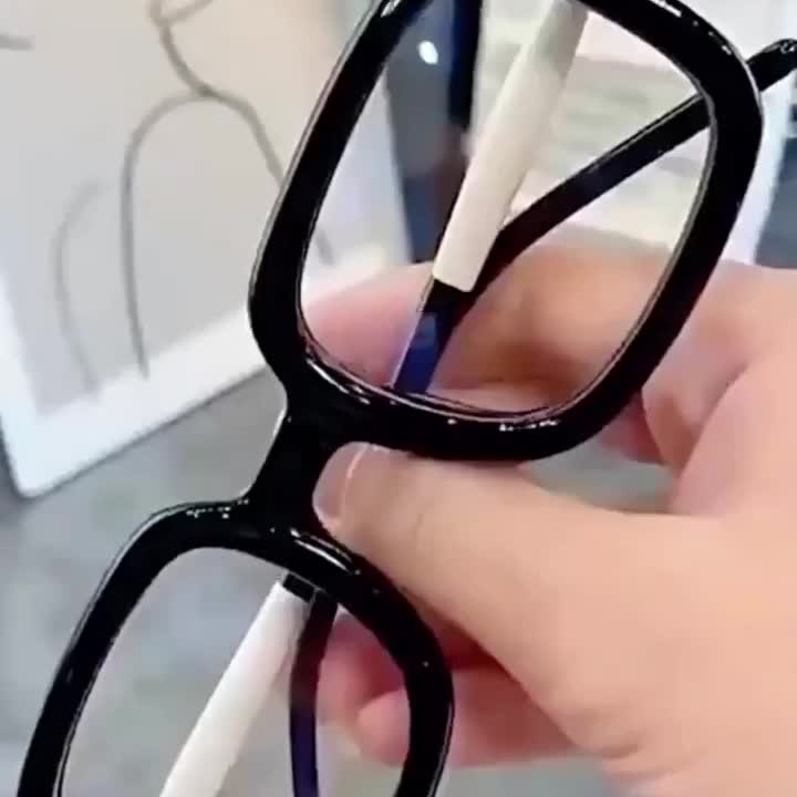 Sunglasses & Eyewear