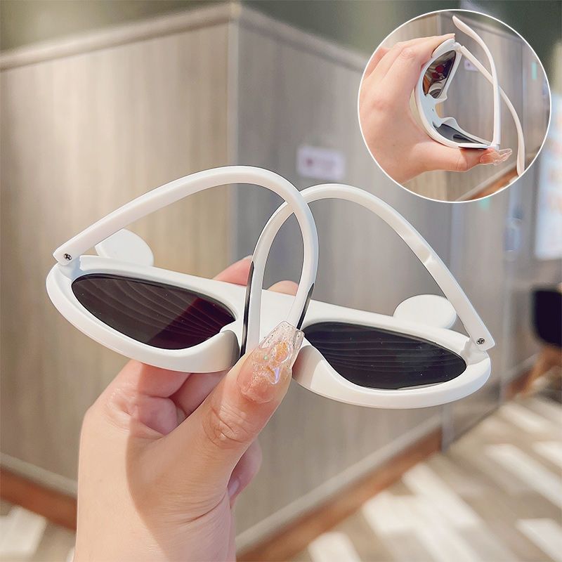 Sunglasses & Eyewear