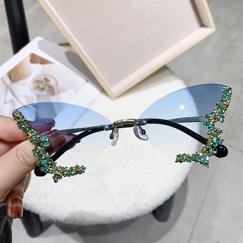 Sunglasses & Eyewear