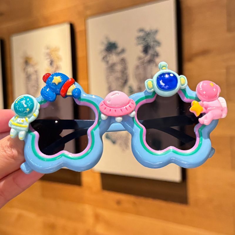 Sunglasses & Eyewear
