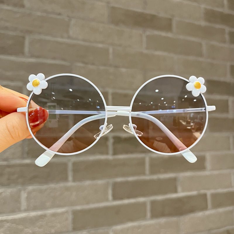 Sunglasses & Eyewear