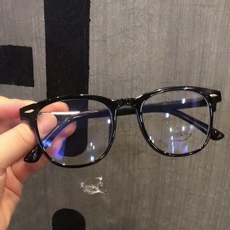 Sunglasses & Eyewear
