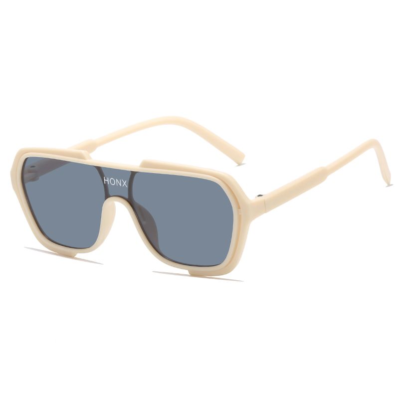 Sunglasses & Eyewear